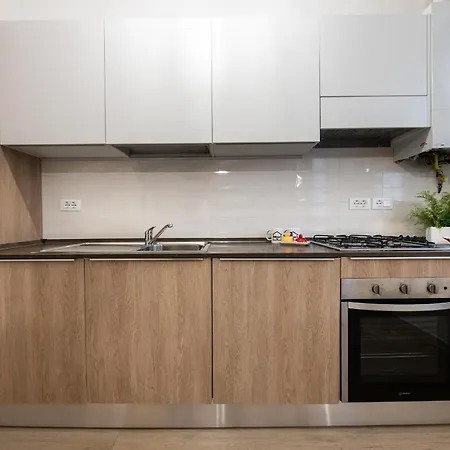 4 Family Nettuno 3 Apartment